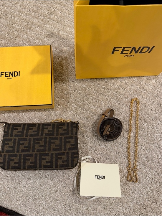 Fendi Handbags - Fendi Baguette Pouch